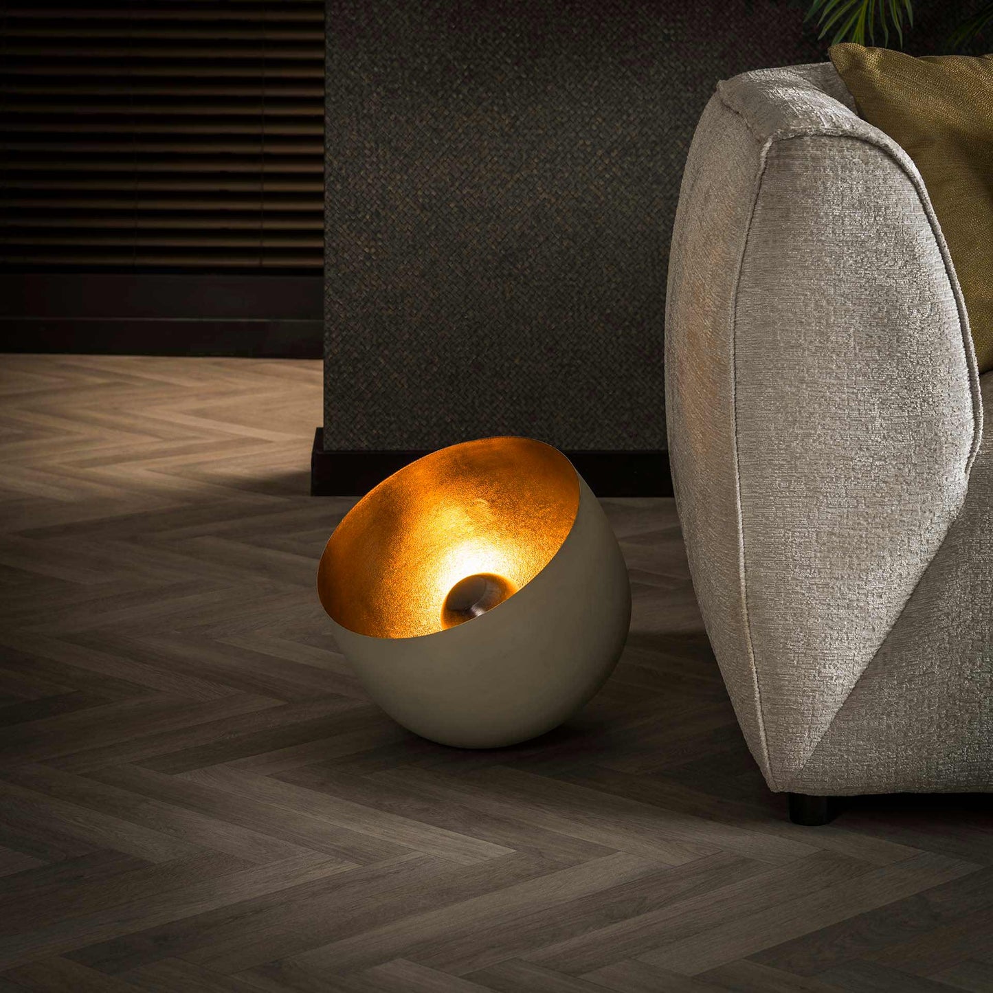 Elegant Wooden and Metal Table Lamp – Warm Light for Modern Interiors 14