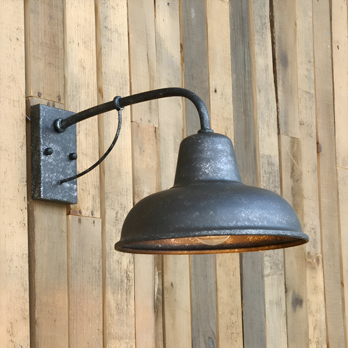 Outdoor Vintage-Style Iron Wall Sconce – Weatherproof Lighting for Patios and Gardens 1