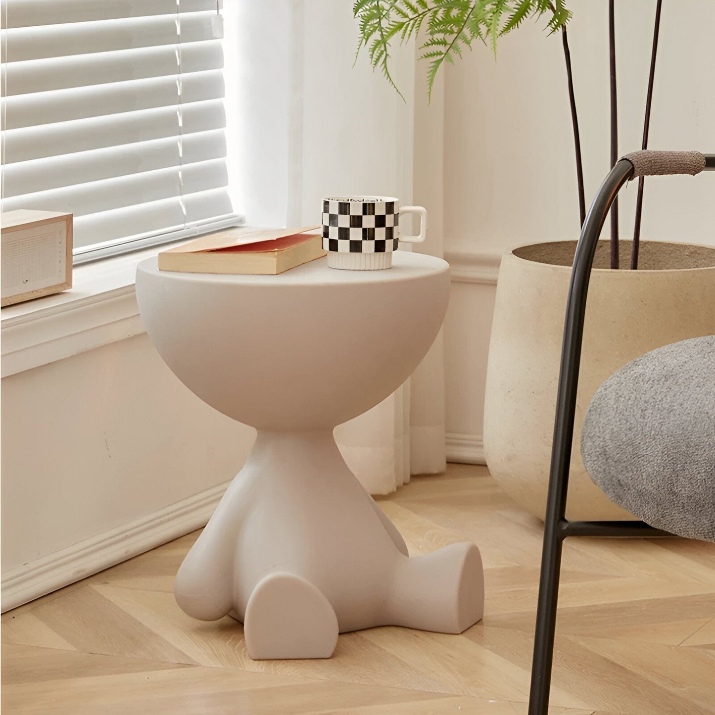 Round Coffee Table with Timeless Design – Compact and Versatile for Modern Interiors 7