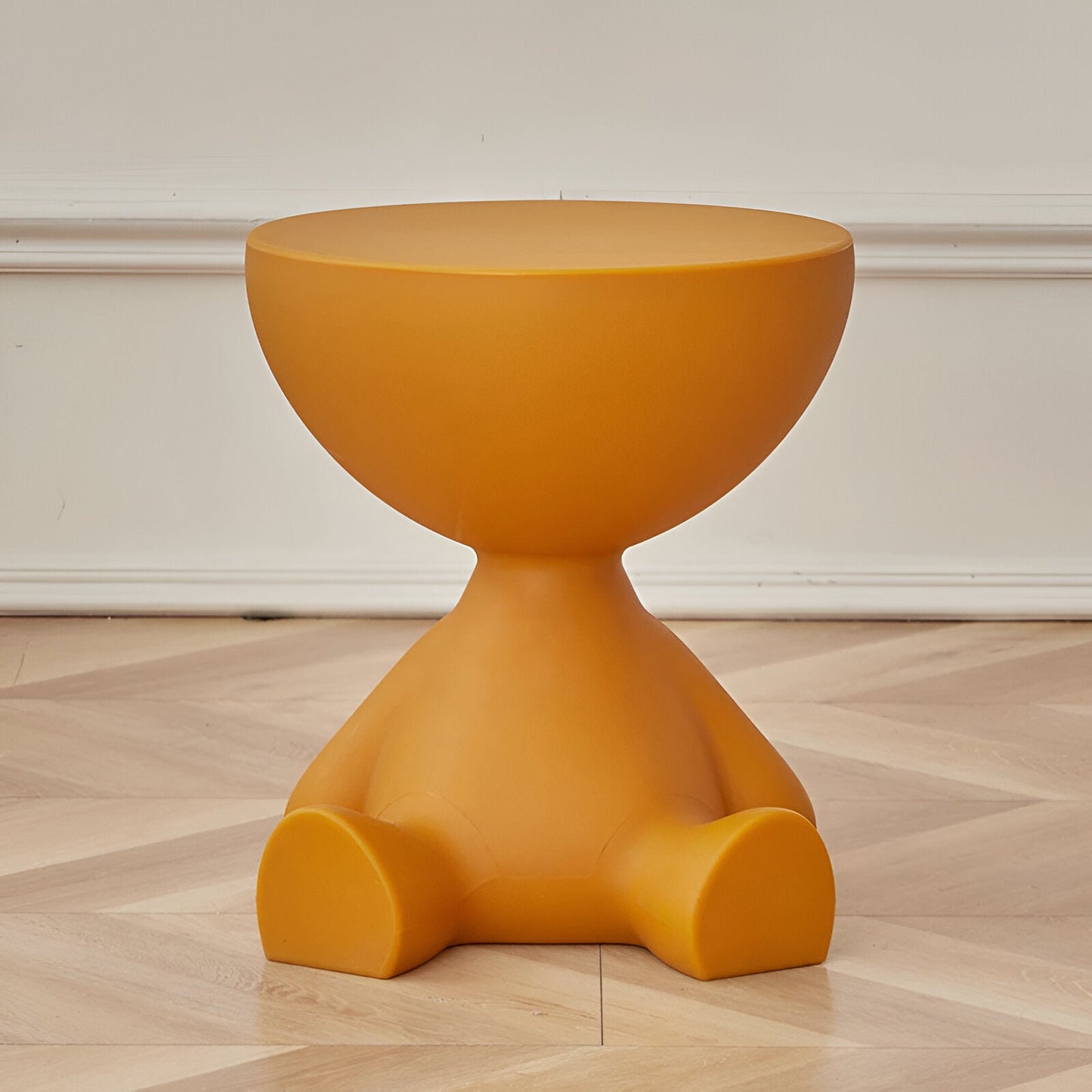 Round Coffee Table with Timeless Design – Compact and Versatile for Modern Interiors 17