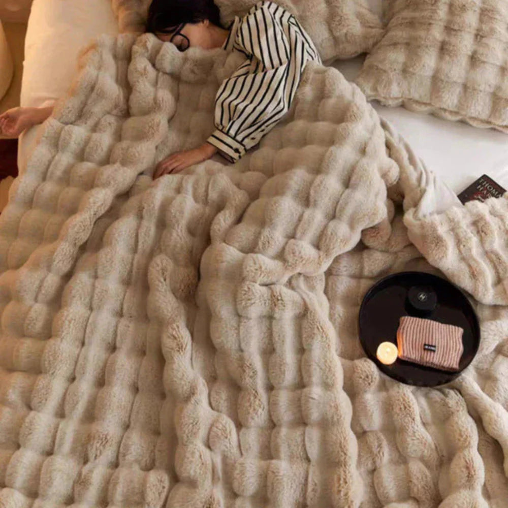 Luxurious Faux Fur Blanket – Soft Throw Blanket for Sofa and Bed, 150 x 200 cm 7