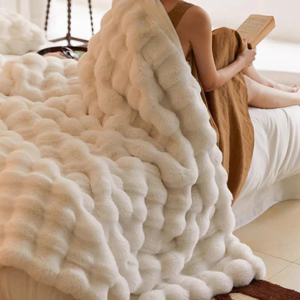 Luxurious Faux Fur Blanket – Soft Throw Blanket for Sofa and Bed, 150 x 200 cm 4