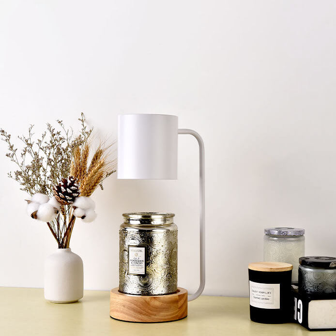 Yunari - Minimalistische Tischlampe aus schmelzendem Wachs