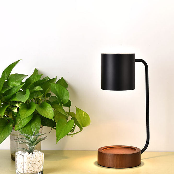 Yunari - Minimalistische Tischlampe aus schmelzendem Wachs