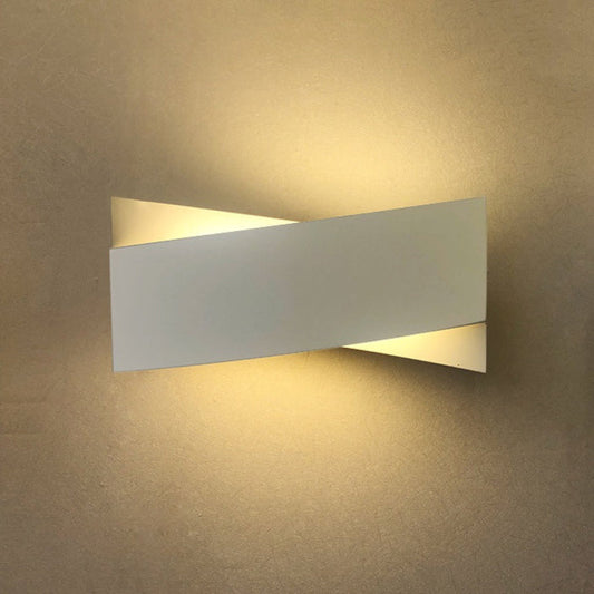Modern 12W White Wall Light Fixture with Integrated LED – Slim Design for Hallways and Bedrooms 1