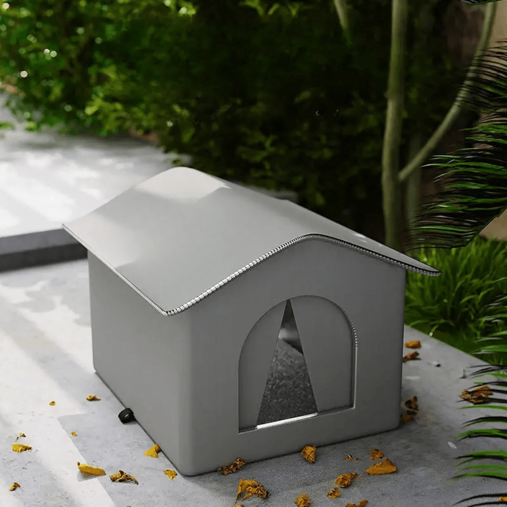 Waterproof Outdoor Cat House for Winter – Insulated and Spacious Shelter 3