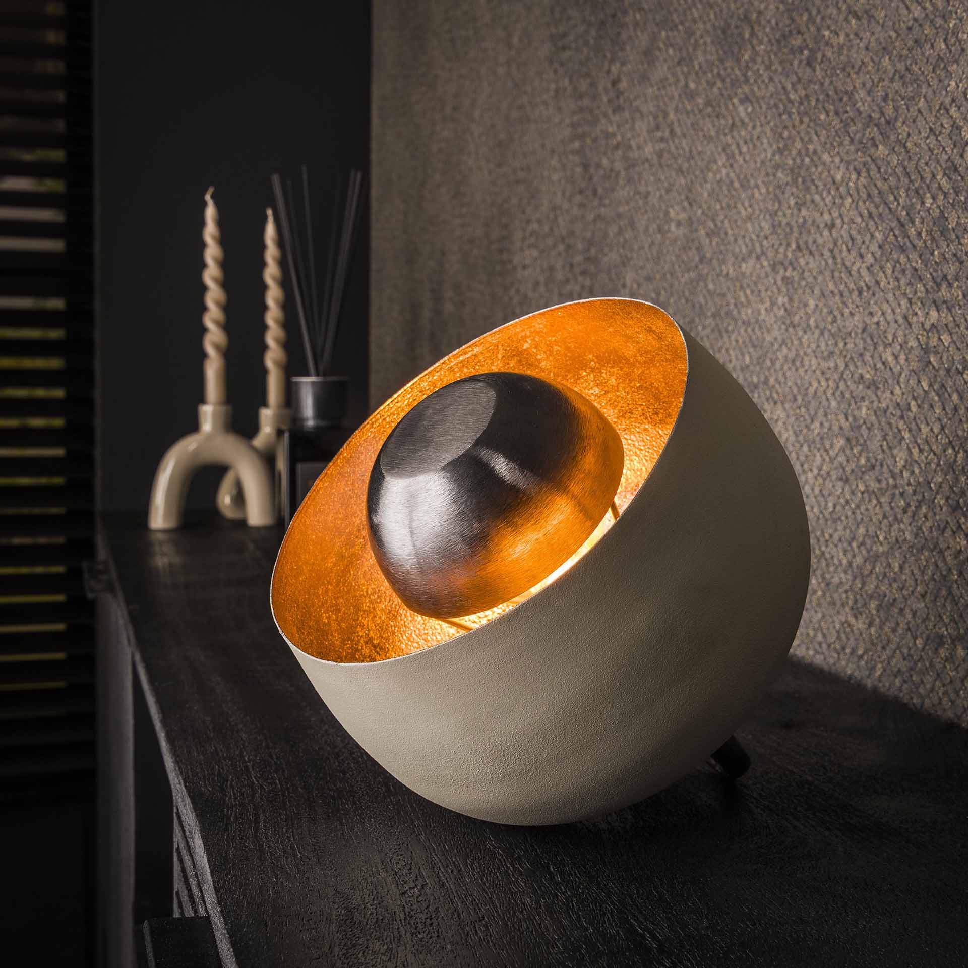 Elegant Wooden and Metal Table Lamp – Warm Light for Modern Interiors 12