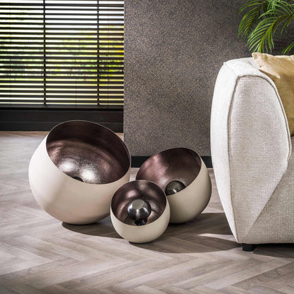 Elegant Wooden and Metal Table Lamp – Warm Light for Modern Interiors 3