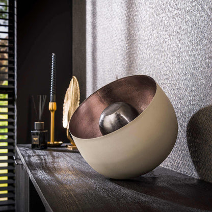Elegant Wooden and Metal Table Lamp – Warm Light for Modern Interiors 4