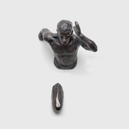 Wall-Mounted Running Man Sculpture – Modern Industrial Art for Dynamic Home Decor 7