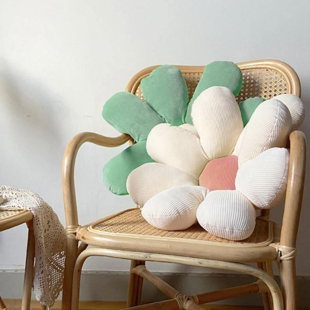 Decorative Flower-Shaped Pillow – Ultra-Soft Plush Cushion for Cozy Home Decor 3