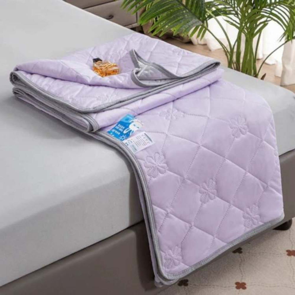 Breathable Cooling Blanket for Hot Summer Nights – Soft and Hypoallergenic 7
