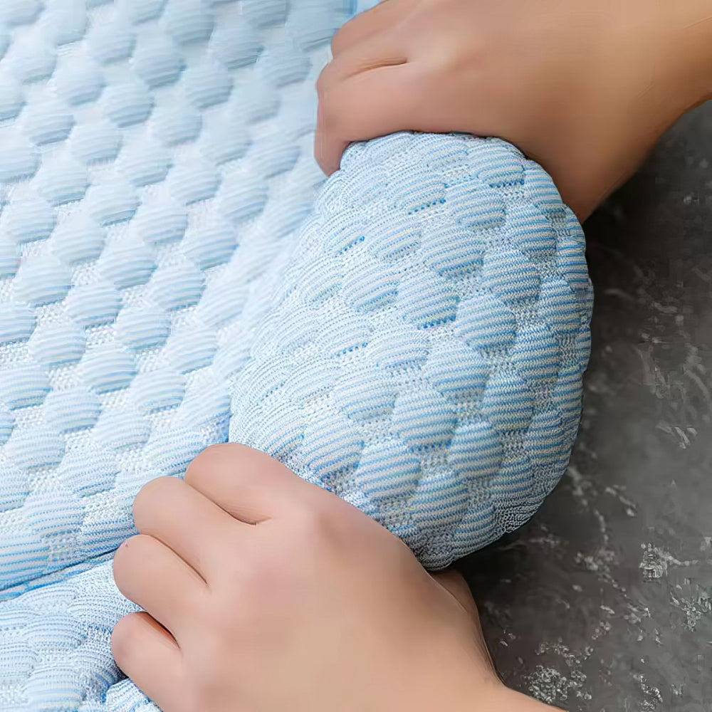 Self-Cooling Dog Bed with Pressure-Activated Gel – Portable and Versatile for All Sizes 5