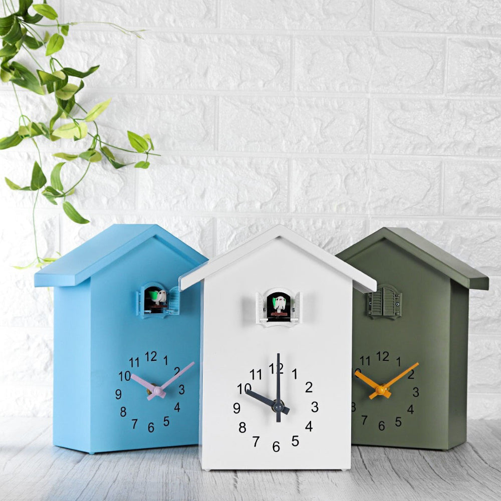 Modern Cuckoo Clock with Traditional Charm – Quartz Movement and Minimalist Design 2