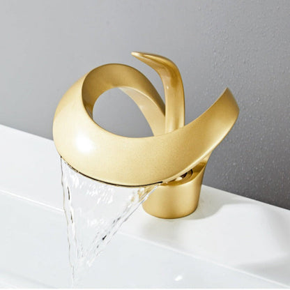 Curvano Modern Bathroom Faucet with Elegant Curve and Chrome Finish 12