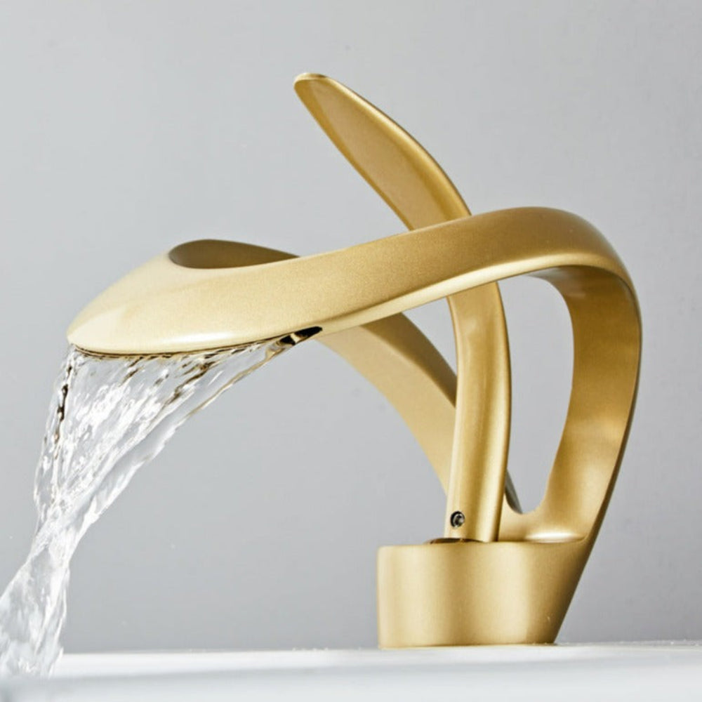 Curvano Modern Bathroom Faucet with Elegant Curve and Chrome Finish 7