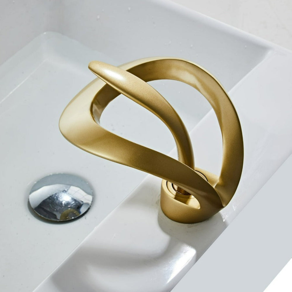 Curvano Modern Bathroom Faucet with Elegant Curve and Chrome Finish 8