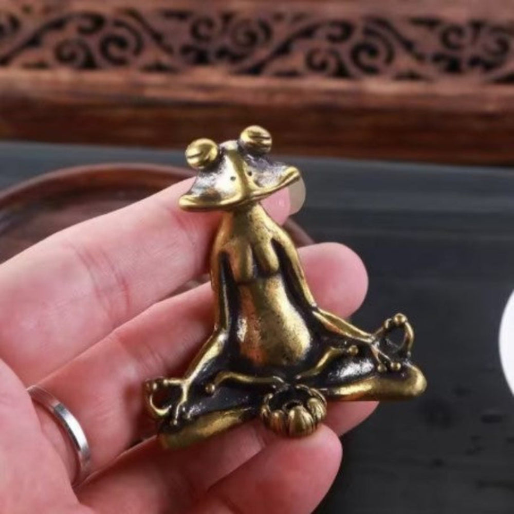Meditating Frog Incense Holder – Solid Brass Decorative Piece for Mindfulness and Relaxation 4