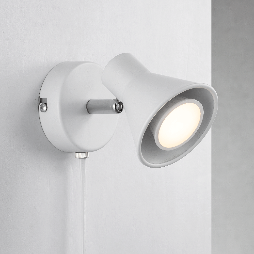 Adjustable Scandinavian Wall Spotlight with Rotatable Head – Compact Design for Task and Accent Lighting 6