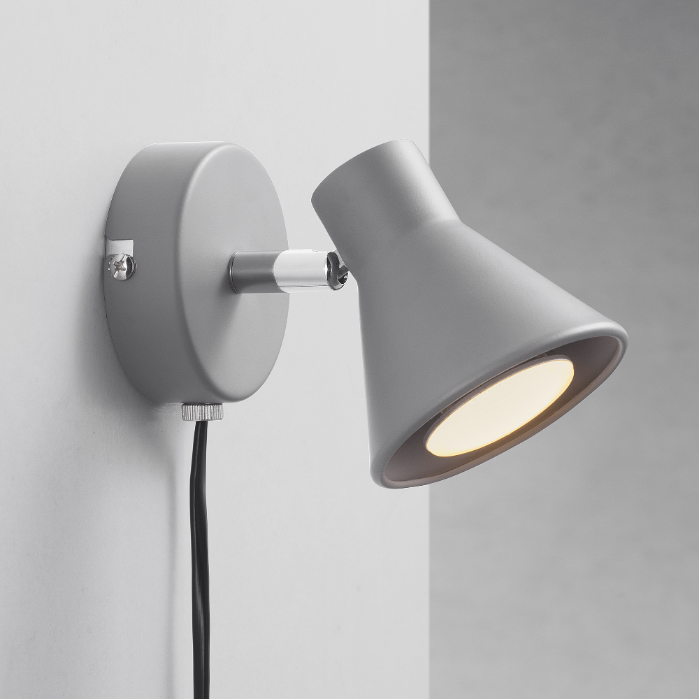 Adjustable Scandinavian Wall Spotlight with Rotatable Head – Compact Design for Task and Accent Lighting 8