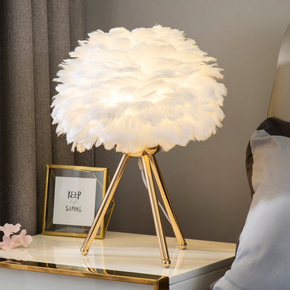 Elegant Ostrich Feather Table Lamp – Romantic Ambient Lighting for Home and Events 6