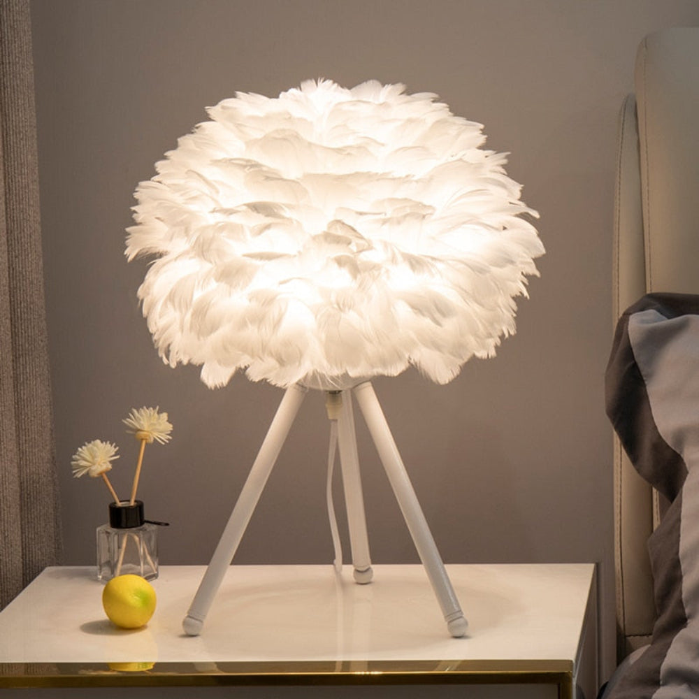 Elegant Ostrich Feather Table Lamp – Romantic Ambient Lighting for Home and Events 3