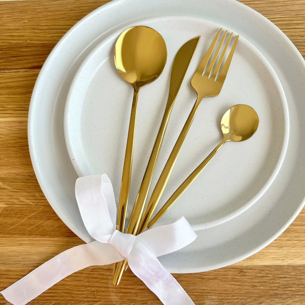 Minimalist Gold Flatware Set – 24-Piece Stainless Steel Cutlery for Elegant Dining 2