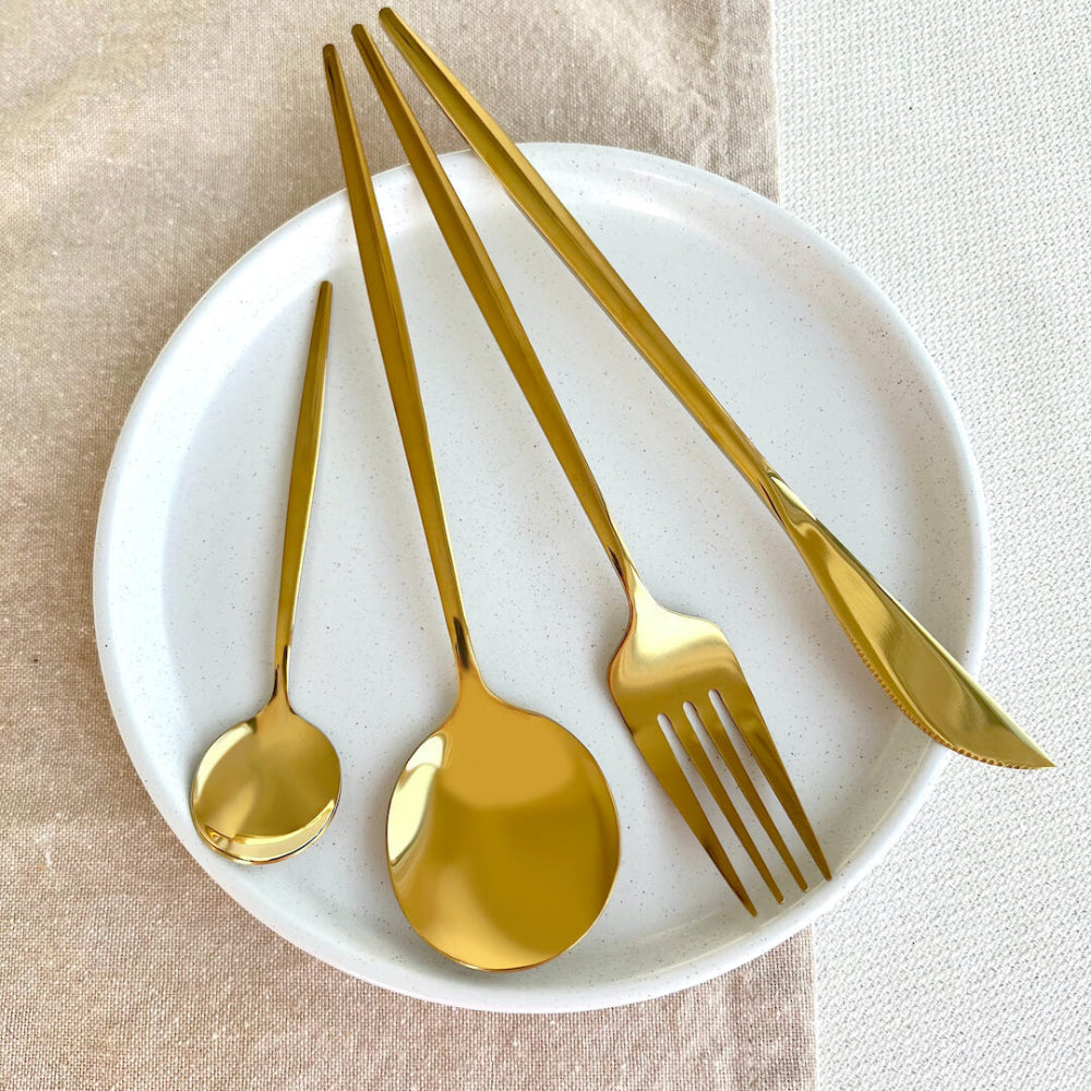 Minimalist Gold Flatware Set – 24-Piece Stainless Steel Cutlery for Elegant Dining 4