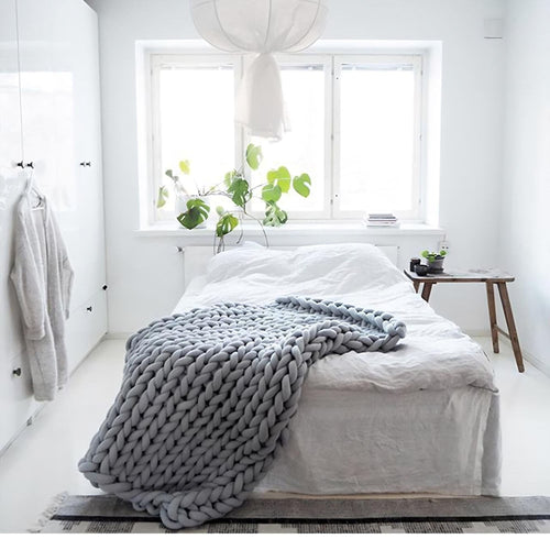 Cozy Hand-Knitted Blanket – Soft Stylish Throw for Warm Evenings and Relaxing Moments 1