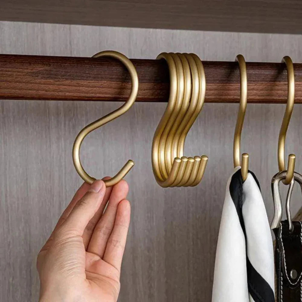 Elegant Metal Hangers with Small Hooks – Space-Saving Design for Shirts and Blouses 1