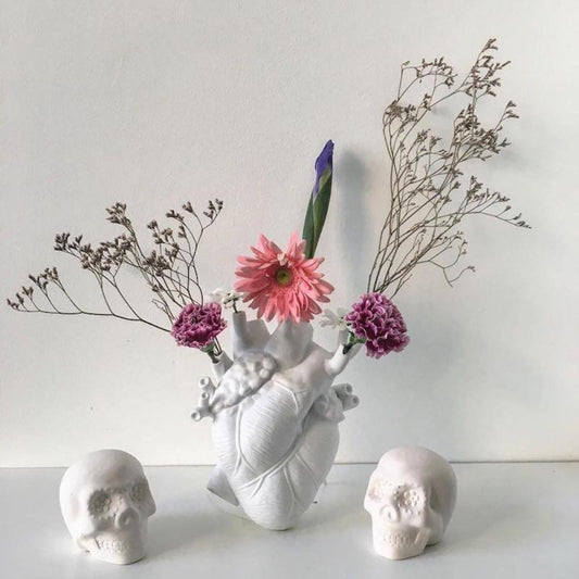 Anatomical Heart-Shaped Resin Vase for Dried Flowers – Unique Artistic Home Decor, 15cm H x 12cm, Ideal Gift 1