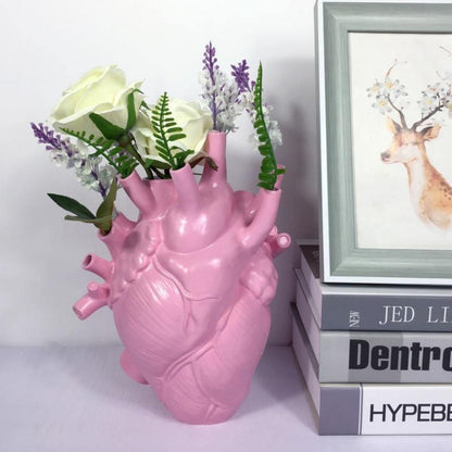 Anatomical Heart-Shaped Resin Vase for Dried Flowers – Unique Artistic Home Decor, 15cm H x 12cm, Ideal Gift 2
