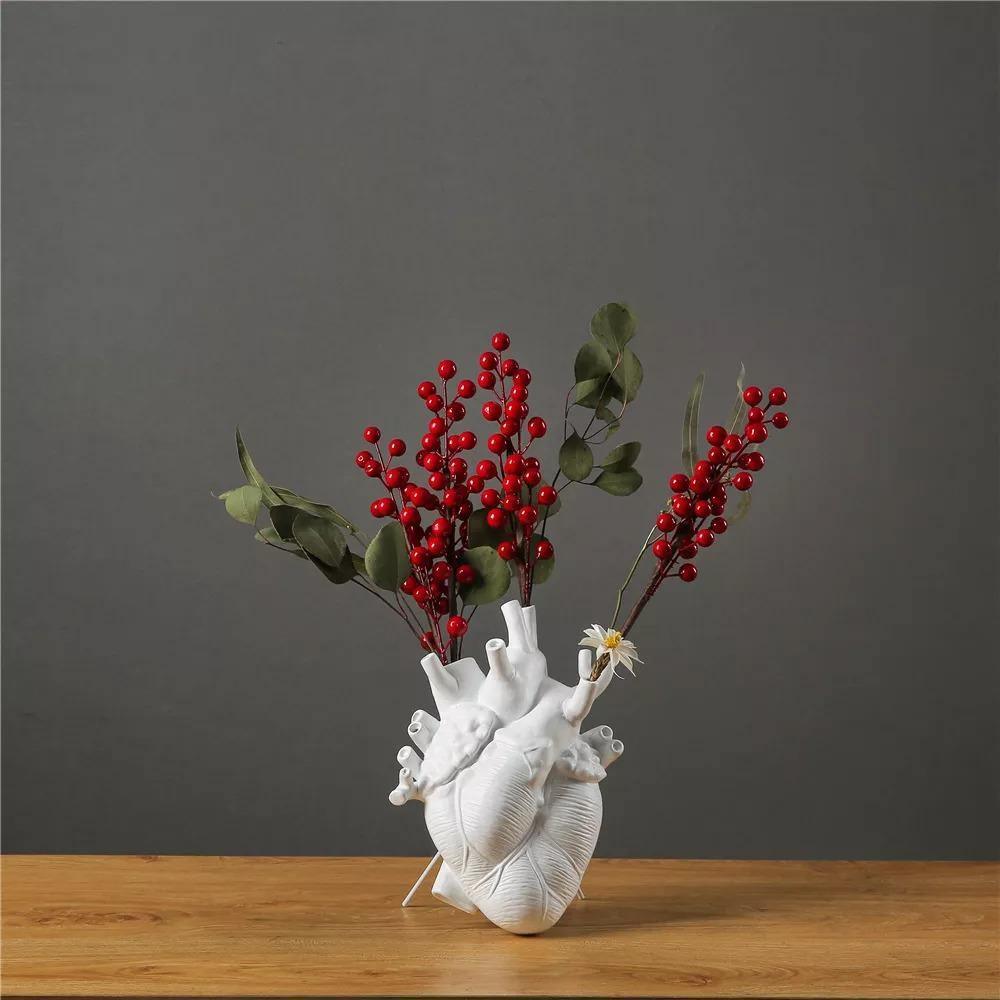 Anatomical Heart-Shaped Resin Vase for Dried Flowers – Unique Artistic Home Decor, 15cm H x 12cm, Ideal Gift 4