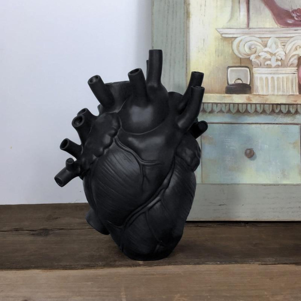 Anatomical Heart-Shaped Resin Vase for Dried Flowers – Unique Artistic Home Decor, 15cm H x 12cm, Ideal Gift 3