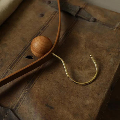 Vintage-Inspired Wooden and Leather Hanger – Elegant Design for Jackets and Coats 8