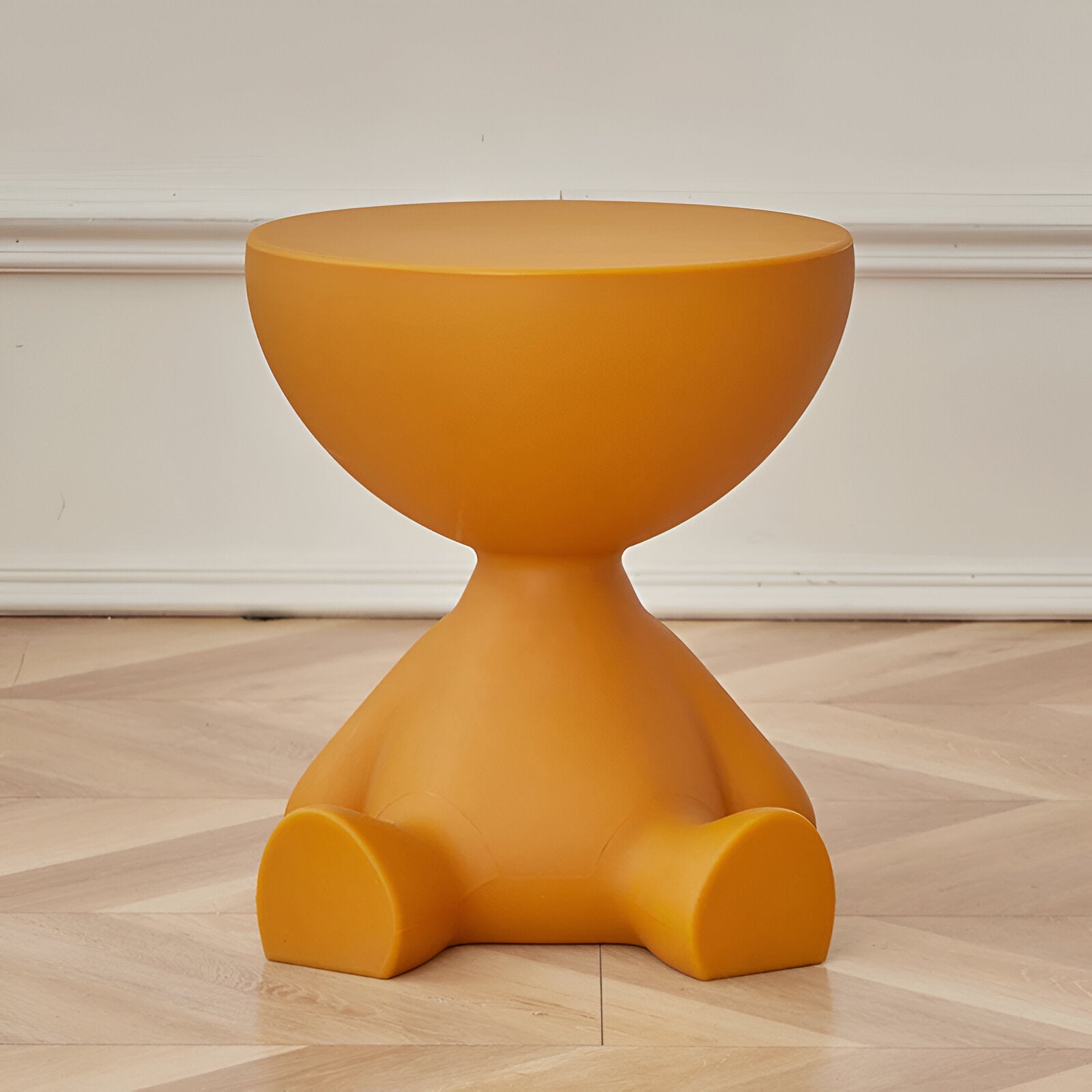 Round Coffee Table with Timeless Design – Compact and Versatile for Modern Interiors 17