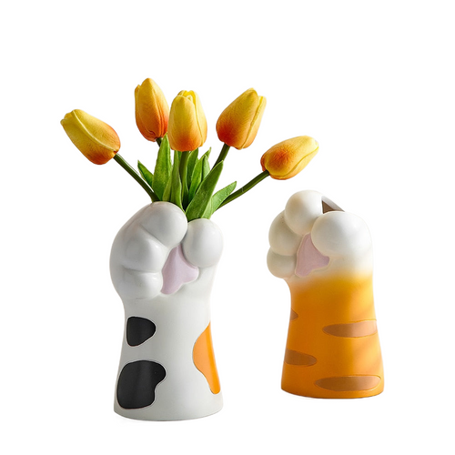 Modern Artistic Resin Claw Vase – Unique Home Decor for Fresh and Dried Flowers 1