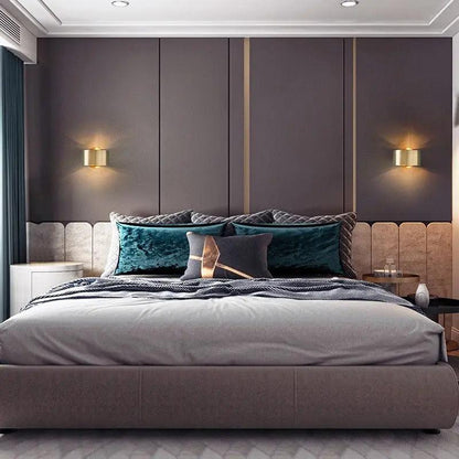 Modern Wall Light with Black and Brass Finish – Elegant and Functional Design for Any Room 5