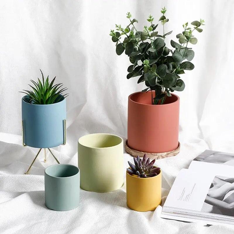 Minimalist Ceramic Plant Pot – Scandinavian Design with Drainage Hole and Saucer 5