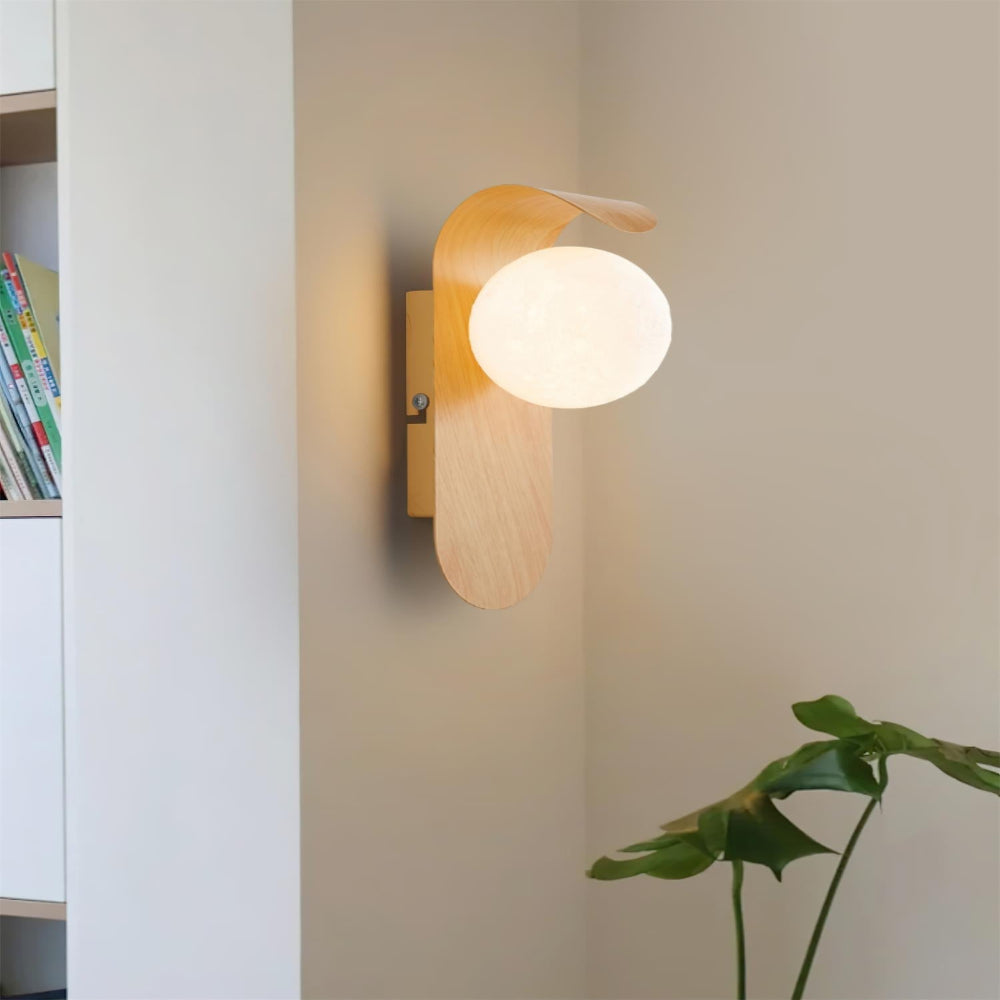 Elegant Wall Light Fixture with Dimmable Options – Nature-Inspired Design in Wood Finish 4