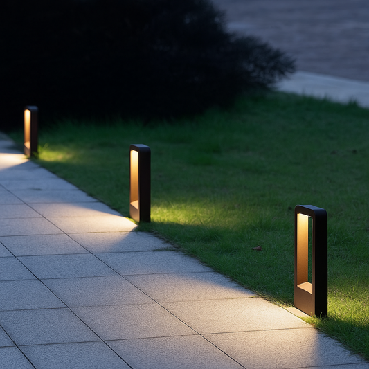 Modern Outdoor Garden Light – Stylish and Durable Pathway Illumination 1