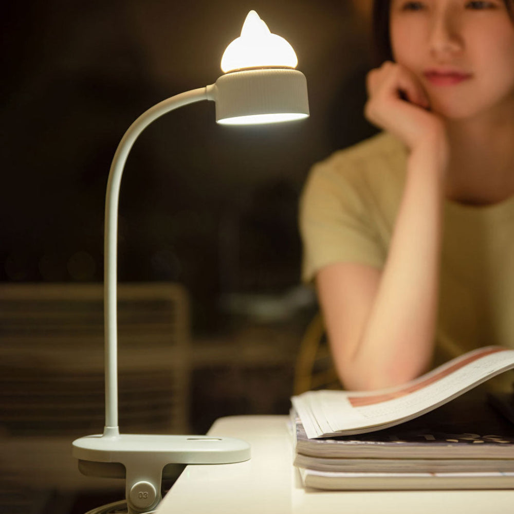 Trendy LED Table Lamp with Cat Ear Design – Rechargeable and Touch Control 7