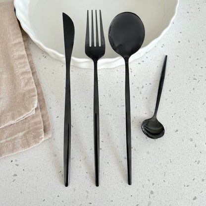 Minimalist Black Cutlery Set – 24-Piece Stainless Steel Flatware for Modern Dining 10