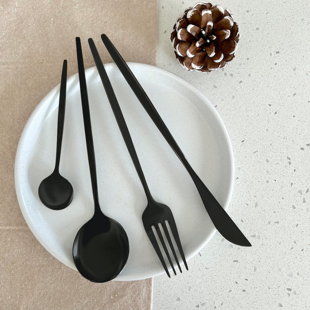 Minimalist Black Cutlery Set – 24-Piece Stainless Steel Flatware for Modern Dining 5