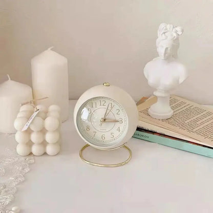 Vintage Desk Clock with Bronze Finish – Elegant Timepiece for Home and Office Decor 1