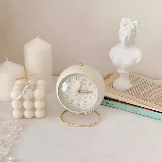 Vintage Desk Clock with Bronze Finish – Elegant Timepiece for Home and Office Decor 1