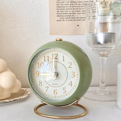 Vintage Desk Clock with Bronze Finish – Elegant Timepiece for Home and Office Decor 3