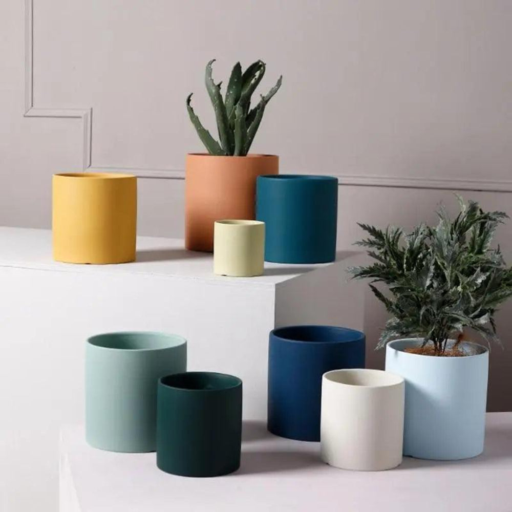 Minimalist Ceramic Plant Pot – Scandinavian Design with Drainage Hole and Saucer 2