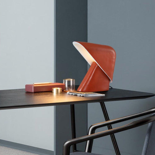 Sculptural LED Table Lamp with Asymmetrical Design – Modern Minimalist Lighting 1