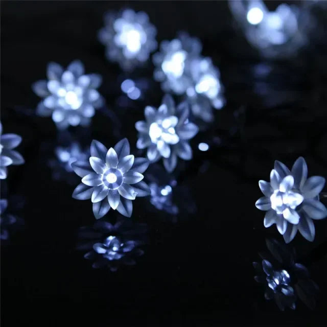 SoloraGlow - Marokkanische Solarleuchte mit 8 Beleuchtungsmodi